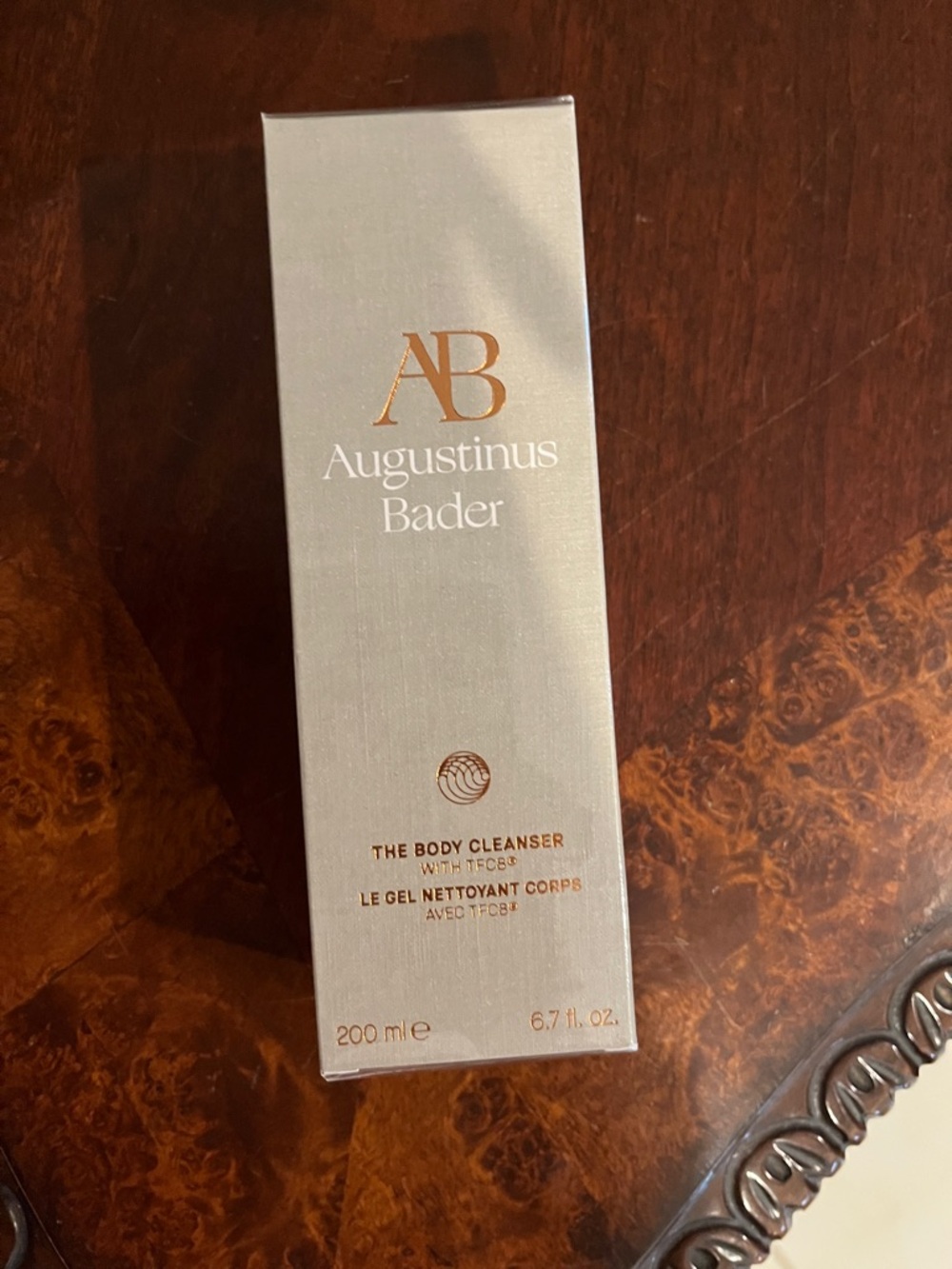 Augustinus Bader The Body Cleanser - White & Gold
